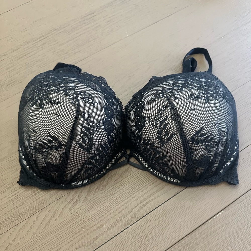 Victoria’s Secret Miraculous Plunge Black Lace Bra